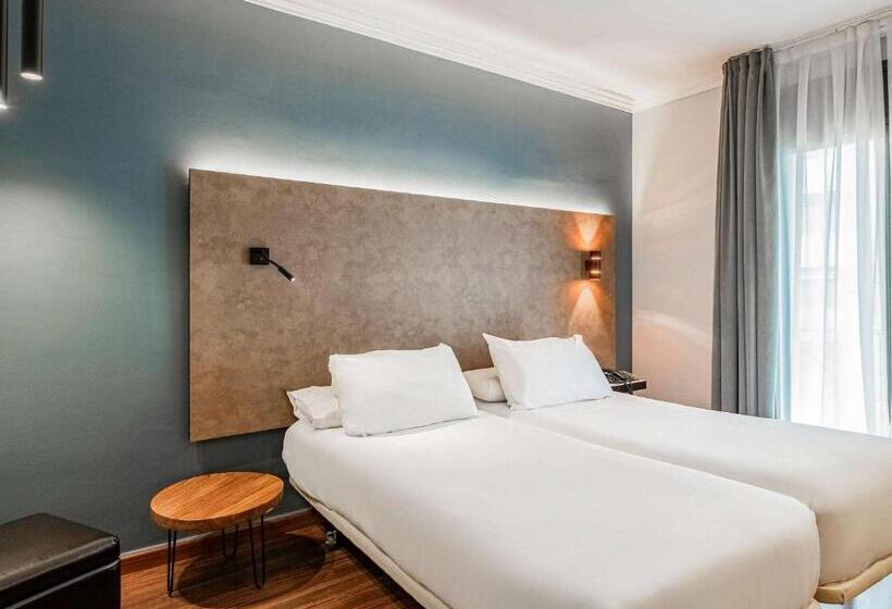 اتاق استاندارد سه نفره, Ibis Styles Figueres Ronda