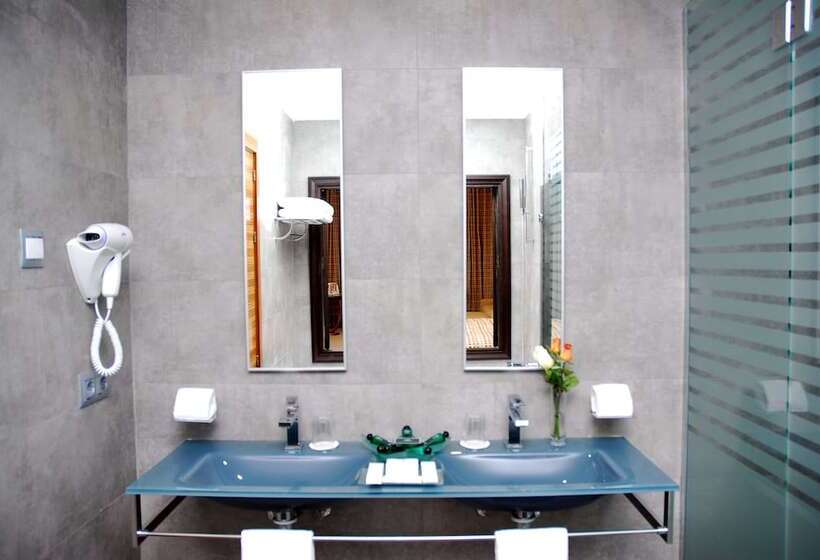 スーペリアールーム, Kimpton Los Monteros Marbella, An Ihg