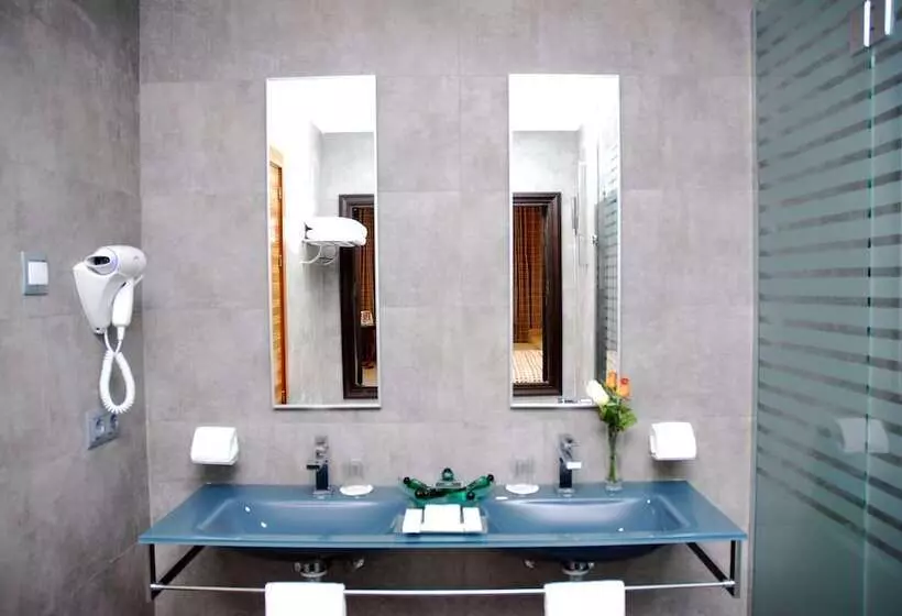 スーペリアールーム, Kimpton Los Monteros Marbella, An Ihg
