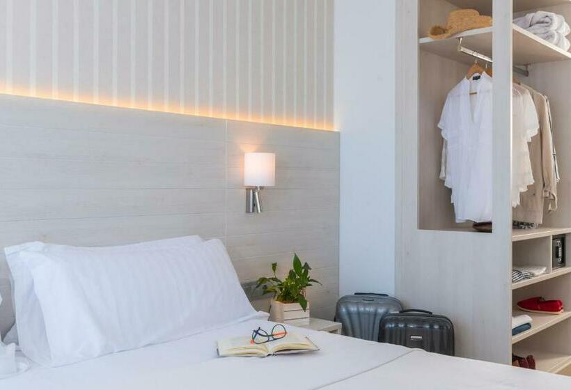 Triple Room Sea View, Marsol