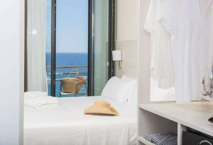 Triple Room Sea View, Marsol