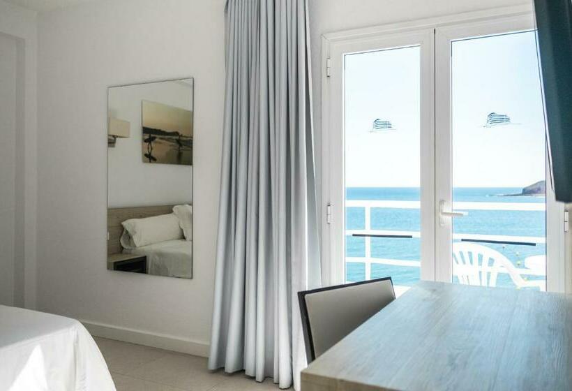 Номер Стандарт Вид на Море с Балконом, Medano