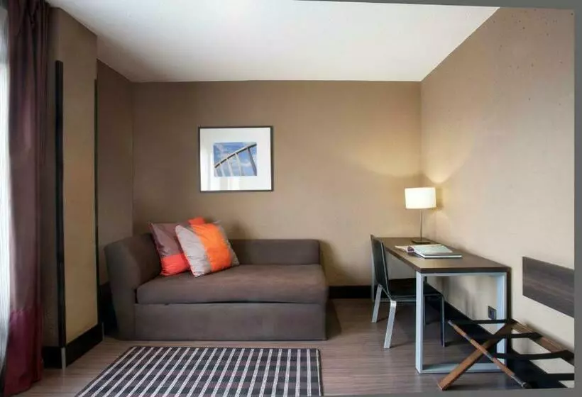 Habitación Triple Estándar, Medium Valencia