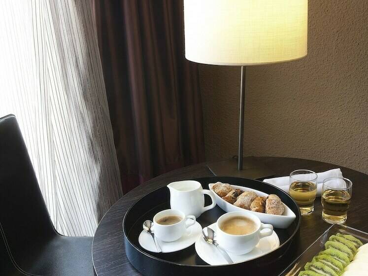 غرفة قياسية ثلاثية, Medium Valencia