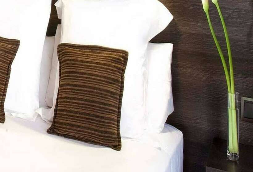 غرفة قياسية ثلاثية, Medium Valencia