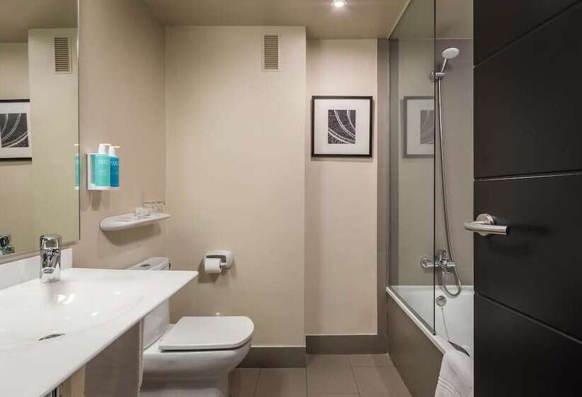 غرفة قياسية ثلاثية, Medium Valencia