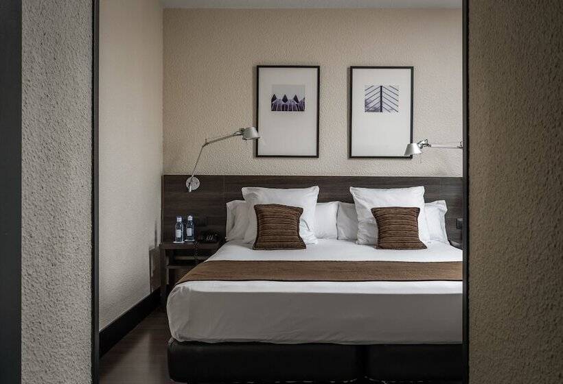 غرفة قياسية ثلاثية, Medium Valencia