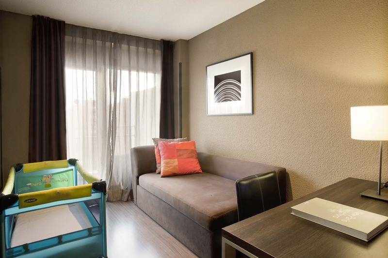 غرفة عائلية, Medium Valencia