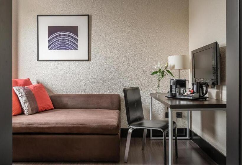 غرفة قياسية ثلاثية, Medium Valencia