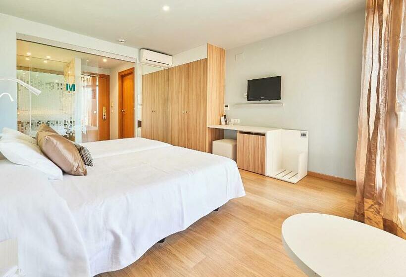 ガーデンビュースーペリアールーム, Monica