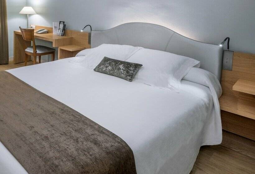 エコノミールーム, Monica