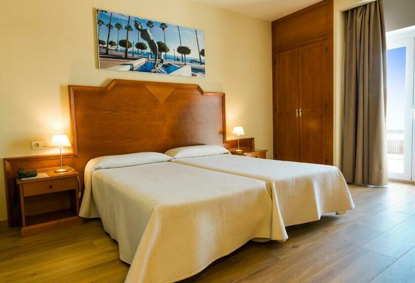 غرفة قياسية فردية, Monarque El Rodeo