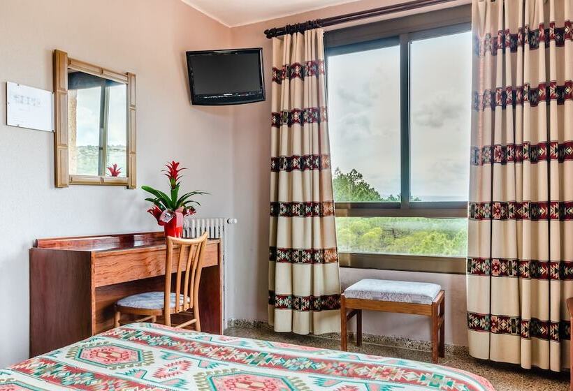 标准单人间, Mora