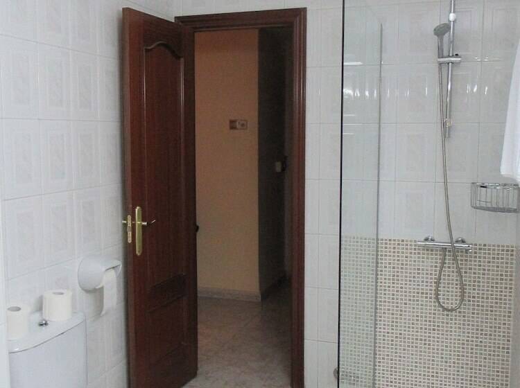 Номер Стандарт Трехместный, Perales