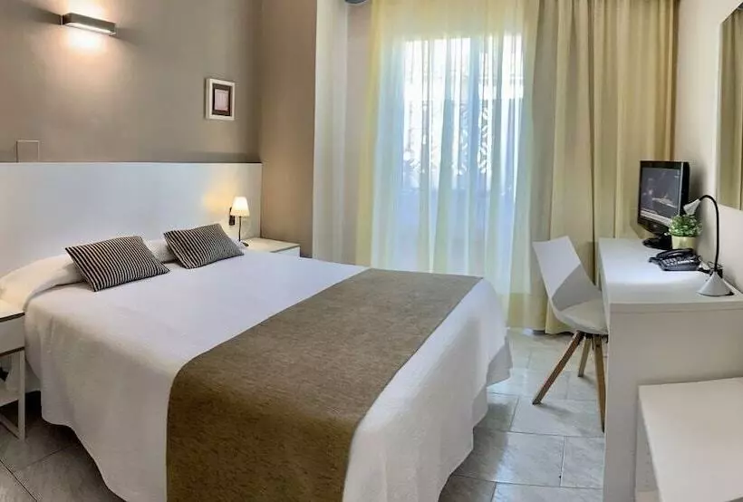 اتاق استاندارد, Restaurant Llansola