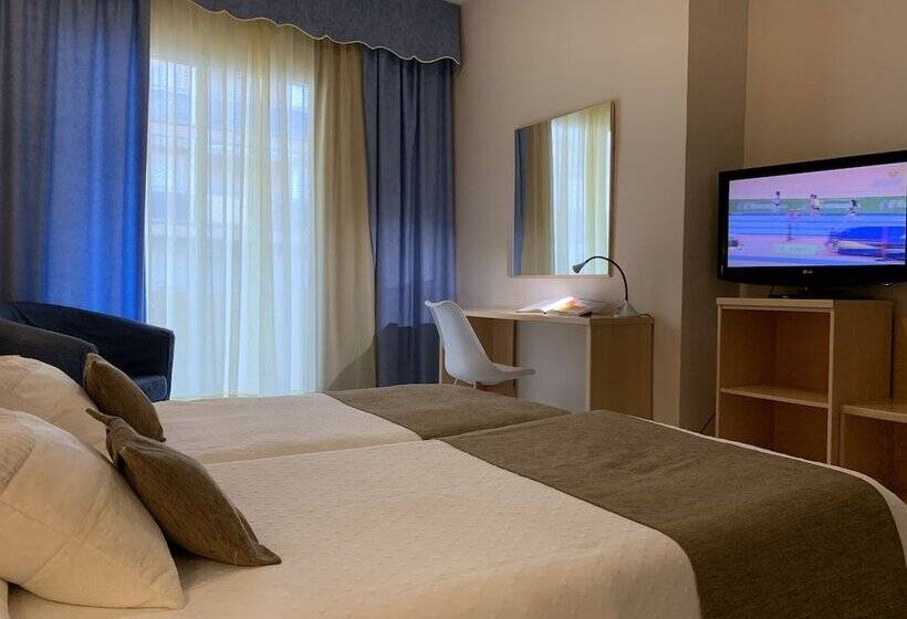 חדר סטנדרט עם מרפסת, Restaurant Llansola