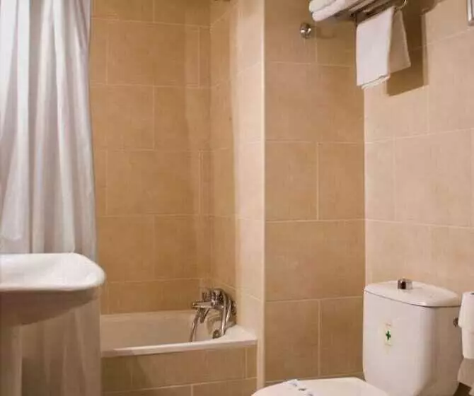 Üç Kişilik Standart Oda, San Martin