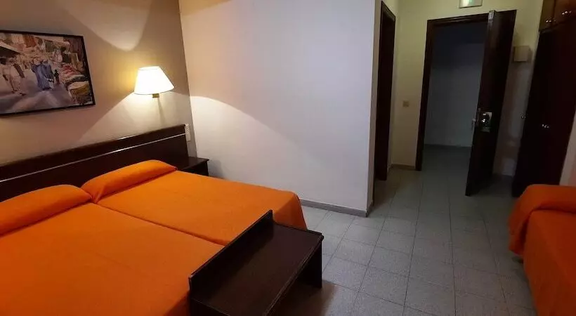 Üç Kişilik Standart Oda, San Martin