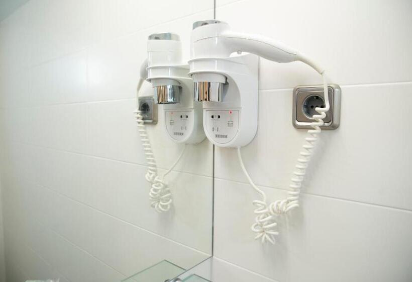 标准单人间, Santa Isabel