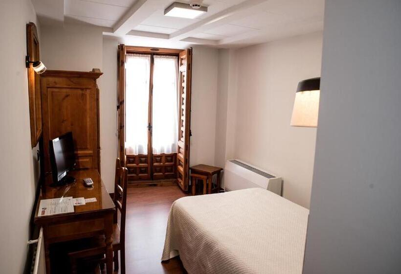 标准单人间, Santa Isabel