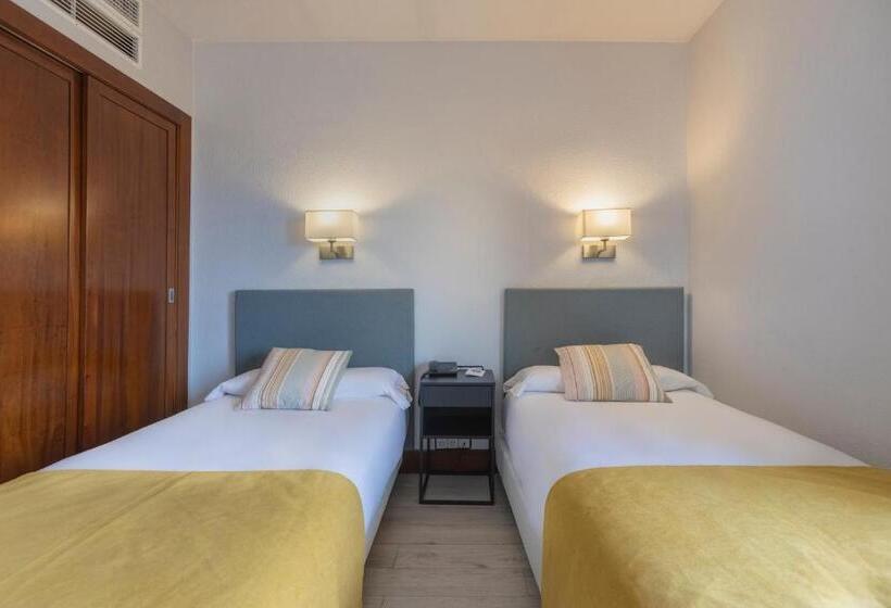 اتاق استاندارد سه تخته با بالکن, Soho Boutique Los Naranjos