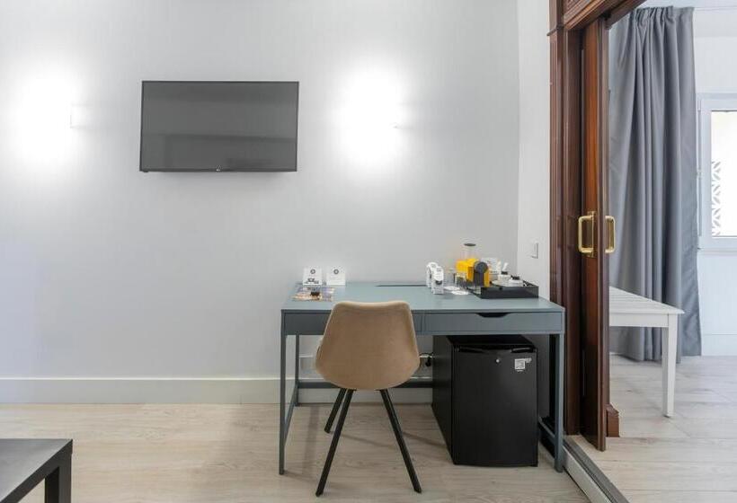 اتاق خانوادگی, Soho Boutique Los Naranjos