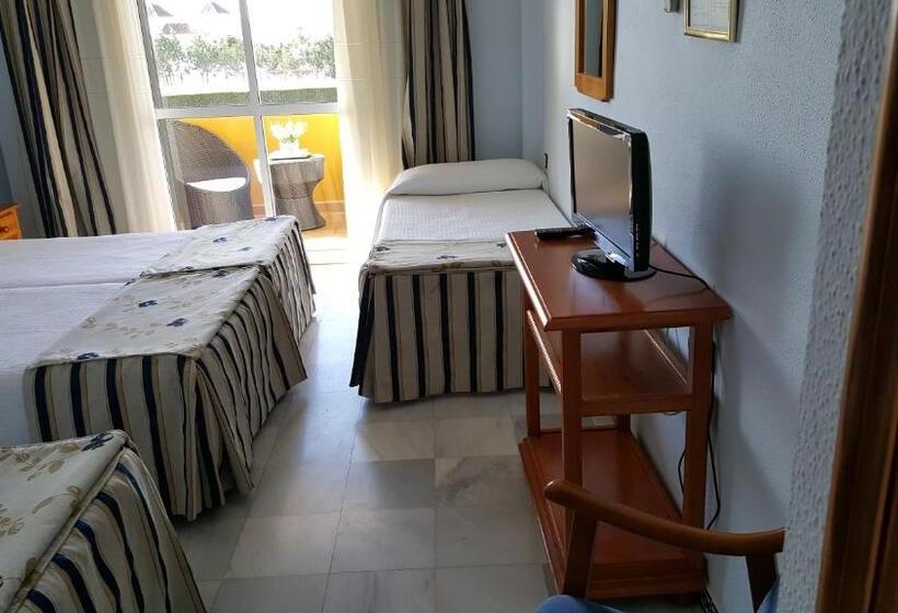 חדר סטנדרט לארבעה, Torre De Los Guzmanes