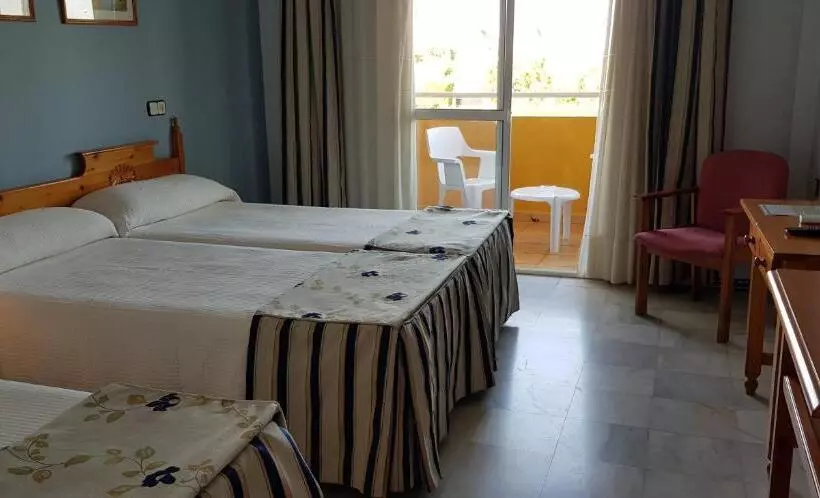 Dört Kişilik Standart Oda, Torre De Los Guzmanes