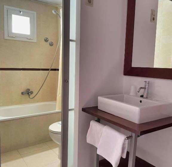 家庭间, Villamarina Club