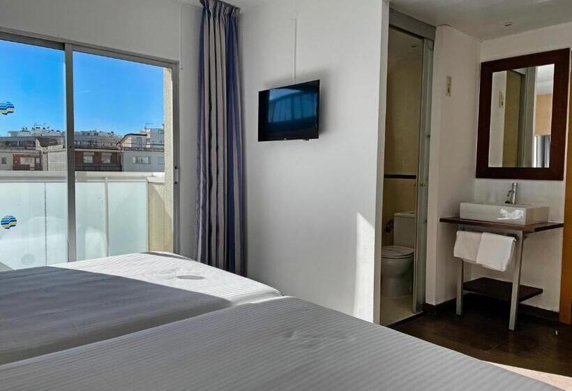 Chambre Familiale, Villamarina Club