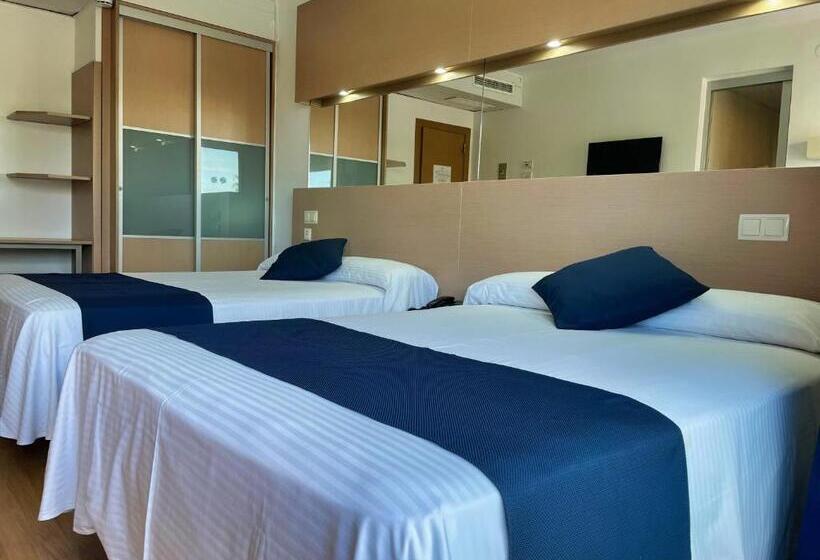 家庭房带泳池, Villamarina Club