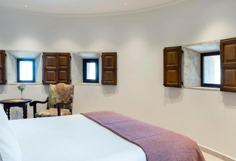 جناح جونيور, Parador De Ciudad Rodrigo