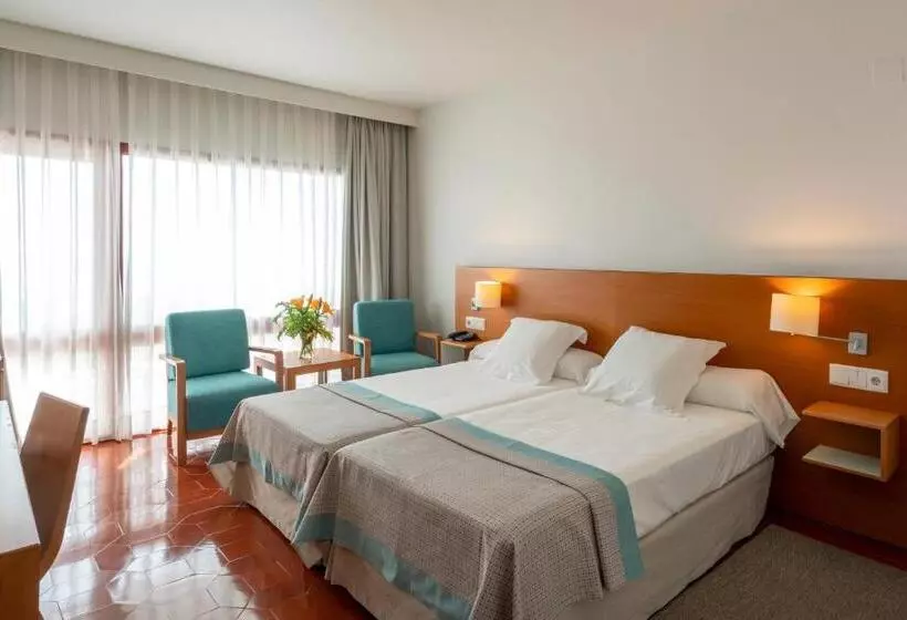 Superior Oda, Parador De Nerja
