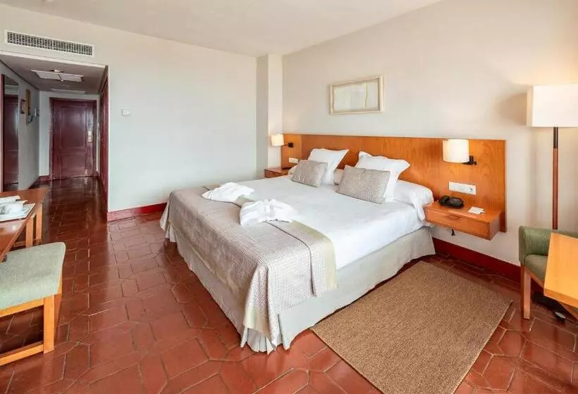 Superior Oda, Parador De Nerja