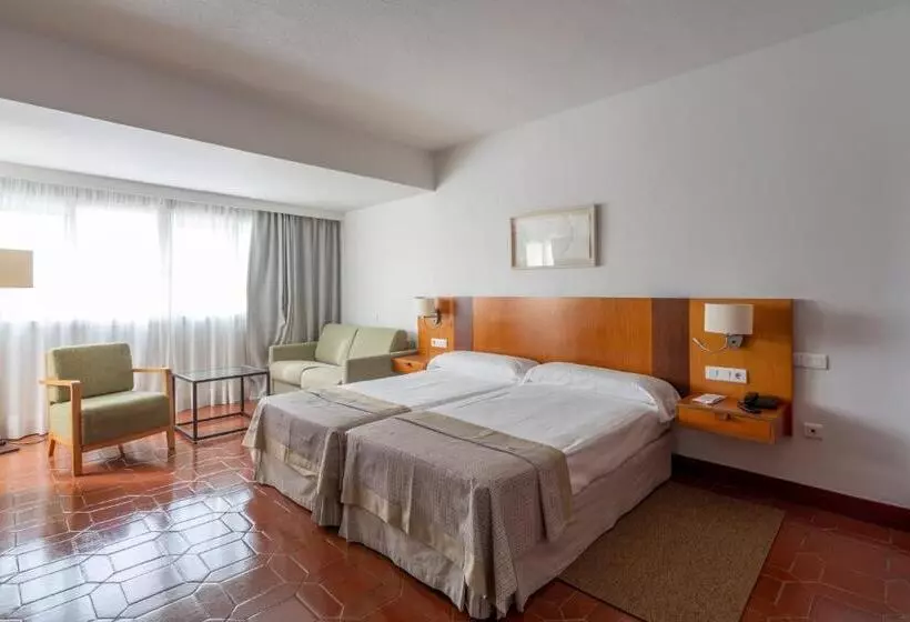 Ekonomik Oda, Parador De Nerja