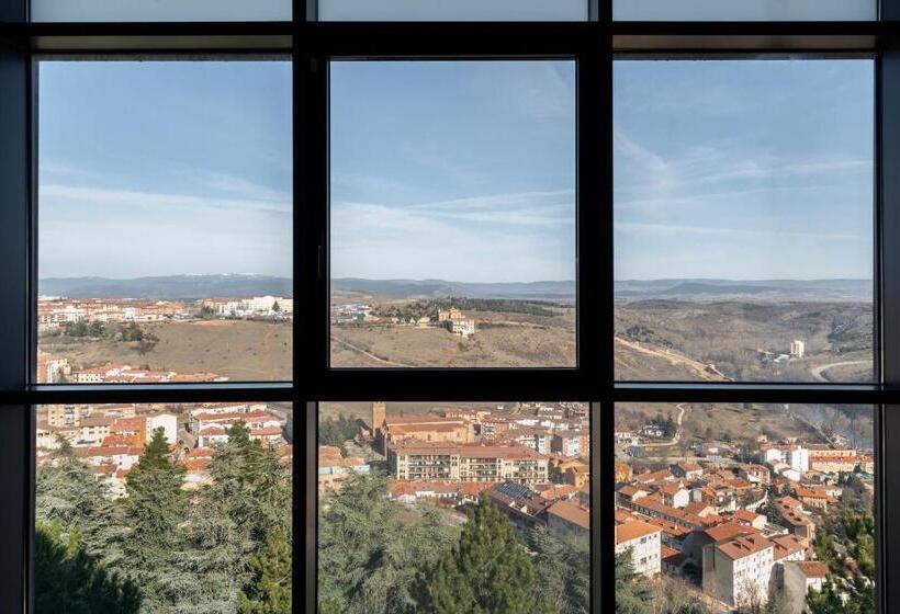اتاق سوپریور, Parador De Soria