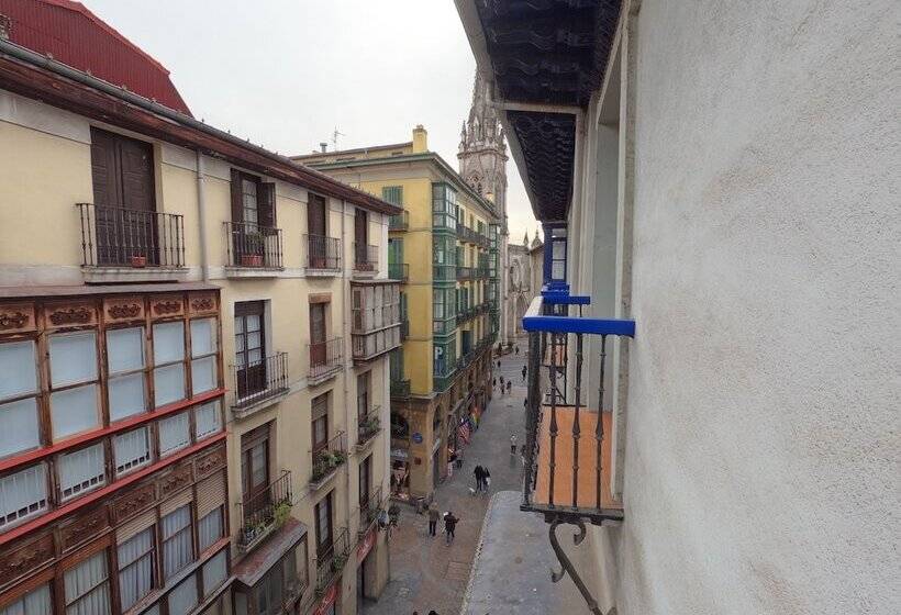 اتاق استاندارد سه نفره, Casual Gurea