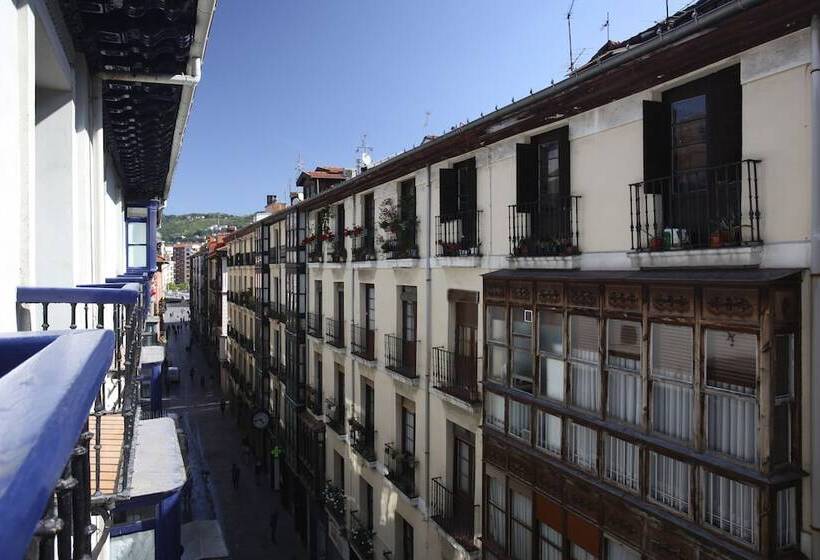 اتاق استاندارد سه نفره, Casual Gurea