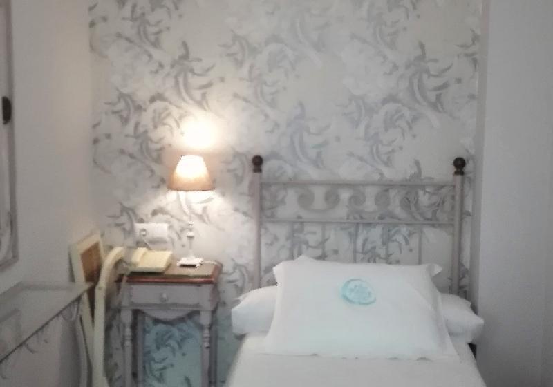 اتاق استاندارد یک نفره, Le Petit Paris