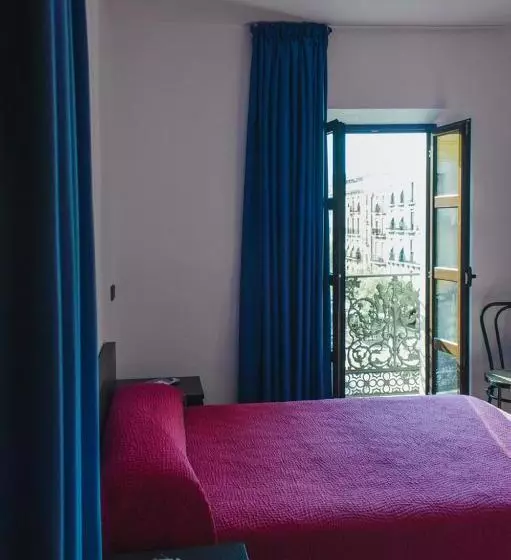 اتاق استاندارد یک نفره, Hostal Noria