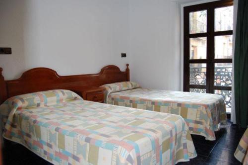 스탠다드 트리플 룸, Hostal Noria