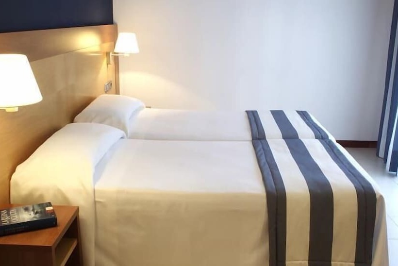 标准间带阳台, Els Pins