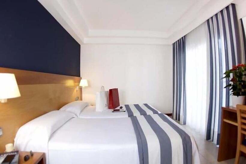 标准间带阳台, Els Pins