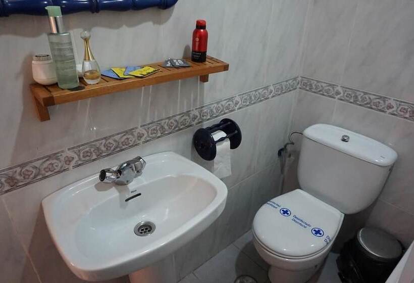 اتاق استاندارد یک نفره, Hostal Alamare