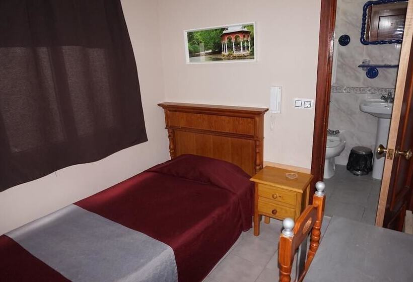 اتاق استاندارد یک نفره, Hostal Alamare