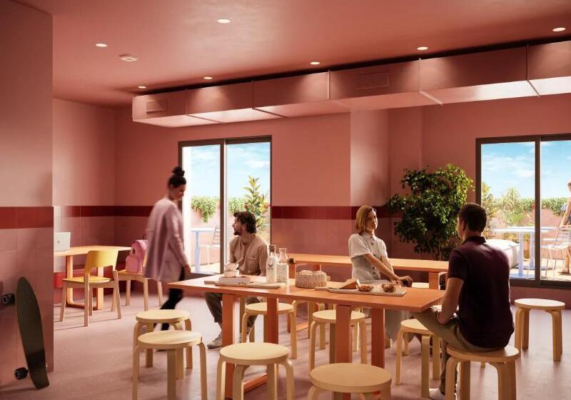 اتاق استاندارد سه نفره, Hostal Alamare