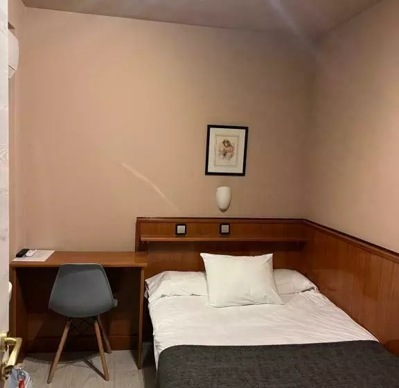 اتاق استاندارد یک نفره, Hostal Arenal