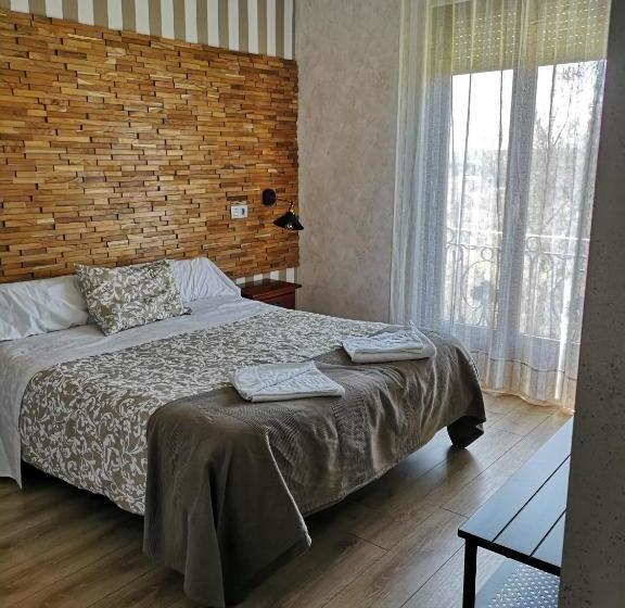 غرفة ديلوكس مطلة على المدينة, Hostal Juan Bravo