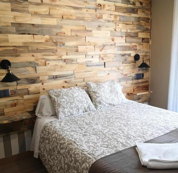 غرفة ديلوكس مطلة على المدينة, Hostal Juan Bravo