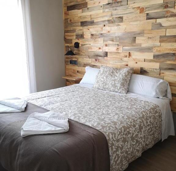 غرفة ديلوكس مطلة على المدينة, Hostal Juan Bravo